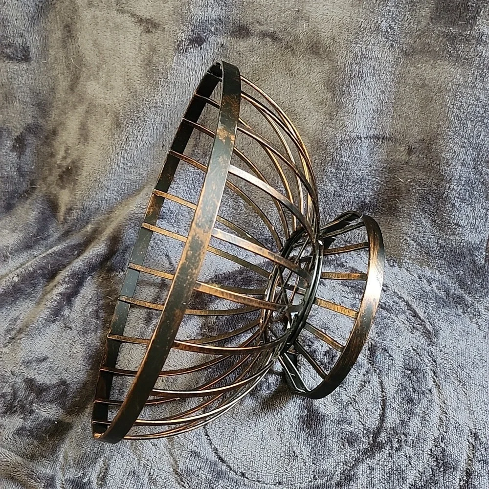 Metal Wire Fruit Basket Table Basket Plant holder